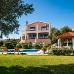 Luxury family Villa with Pool , BBQ, Gardens
